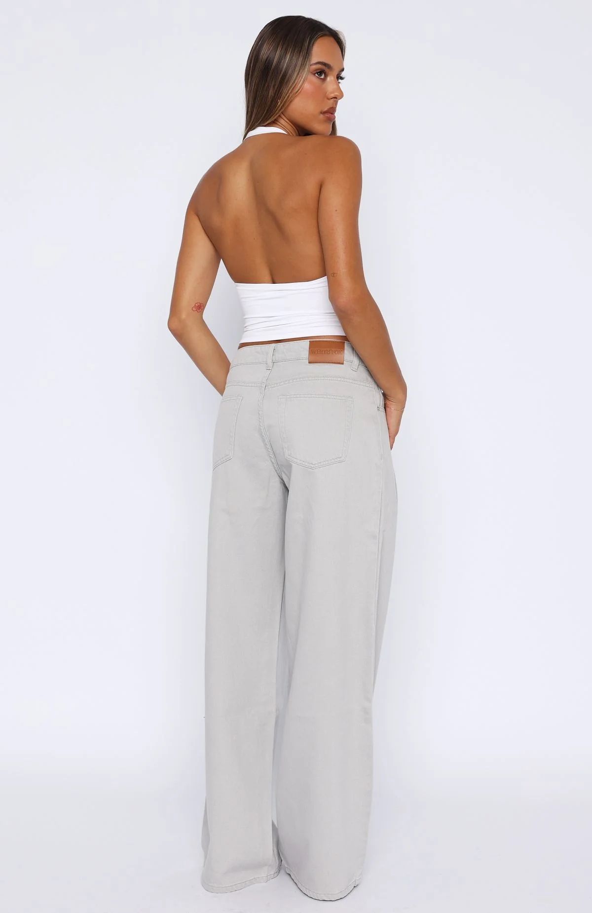 Iris Low Rise Wide Leg Jeans Light Grey - Image 4