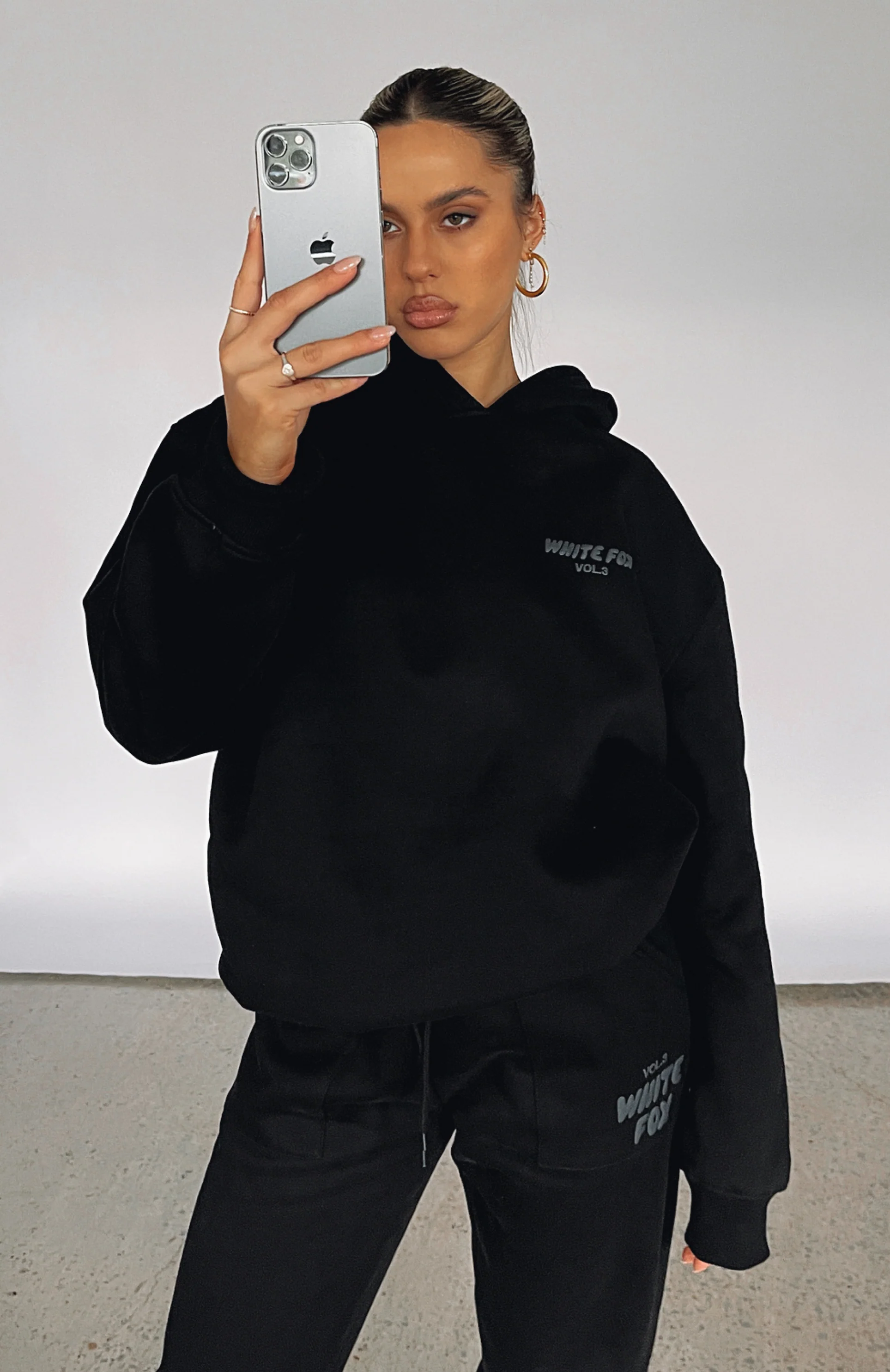 Offstage Hoodie Onyx - Image 6